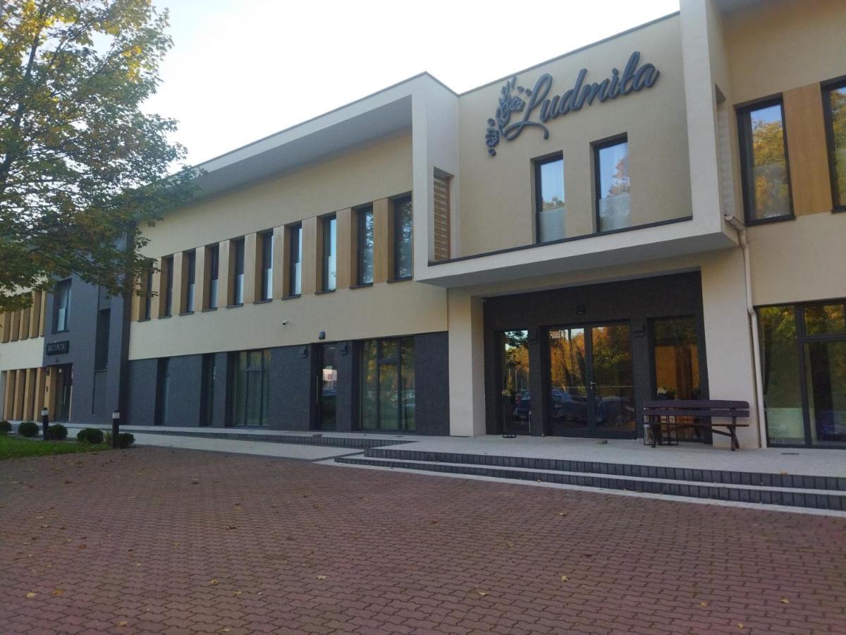 Dom Weselny Ludmila Panzió Kraśnik Kültér fotó